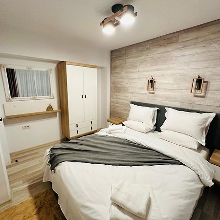 Apartament Patrick กูรา ฮูมอรูลุย ภายนอก รูปภาพ