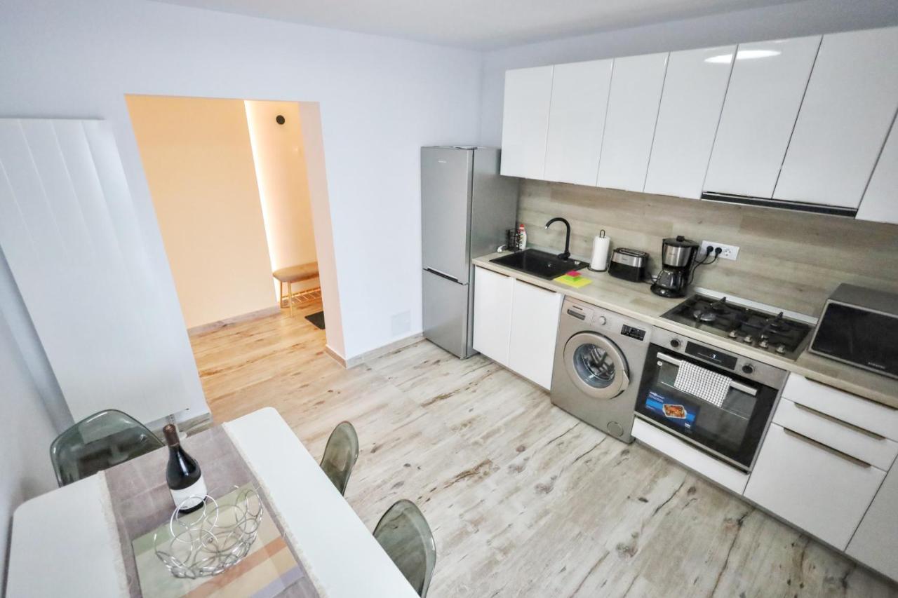 Apartament Patrick กูรา ฮูมอรูลุย ภายนอก รูปภาพ