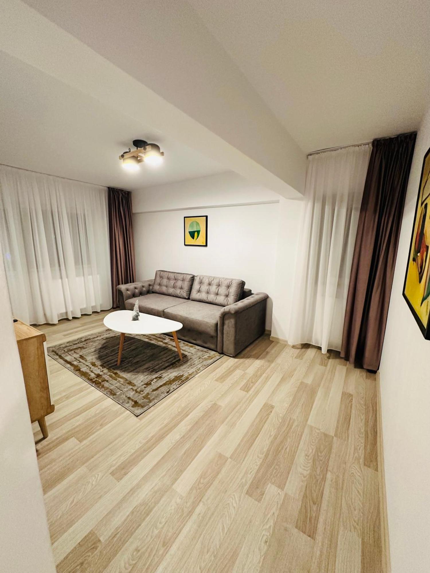 Apartament Patrick กูรา ฮูมอรูลุย ภายนอก รูปภาพ